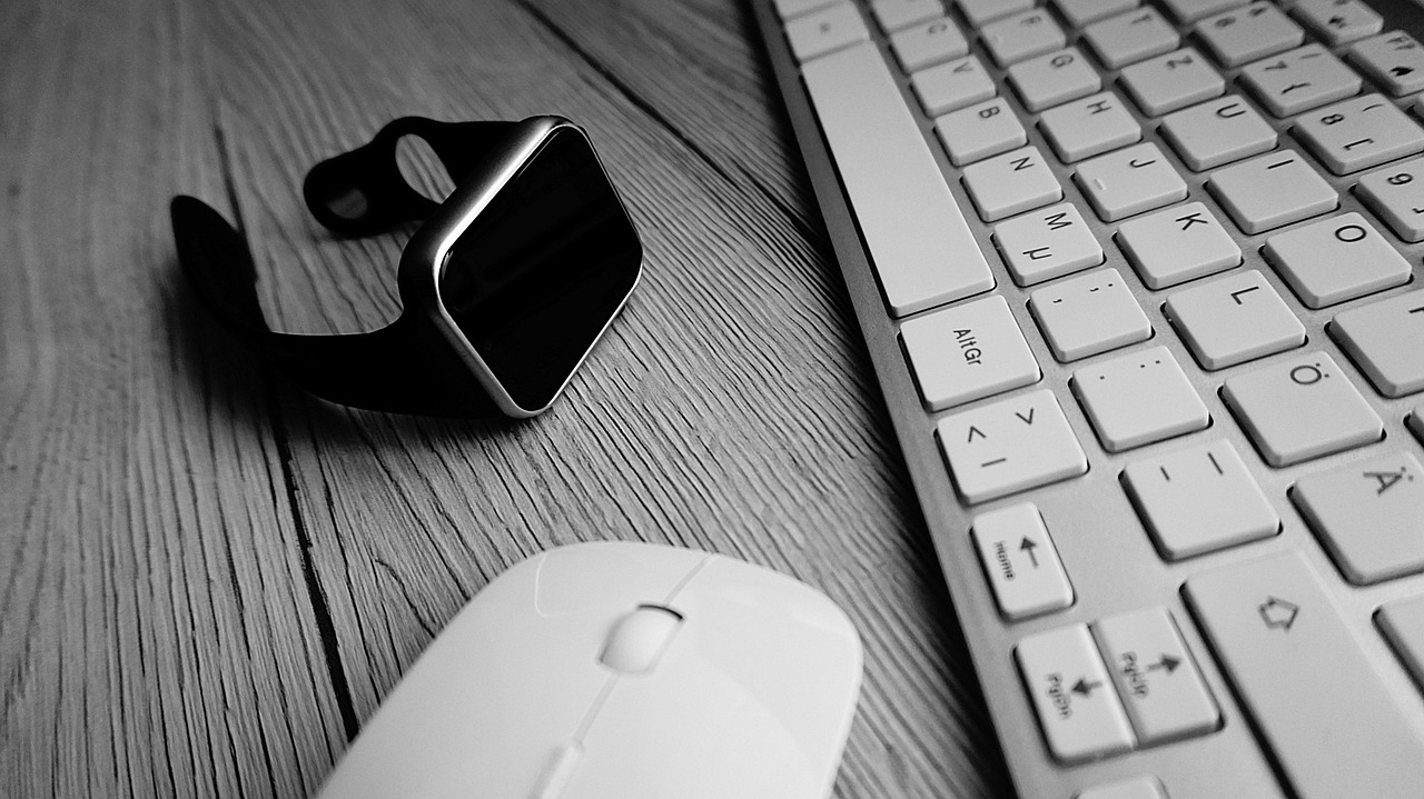 découvrez notre sélection de smartwatches alliant design moderne et fonctionnalités avancées pour rester connecté en toute élégance.